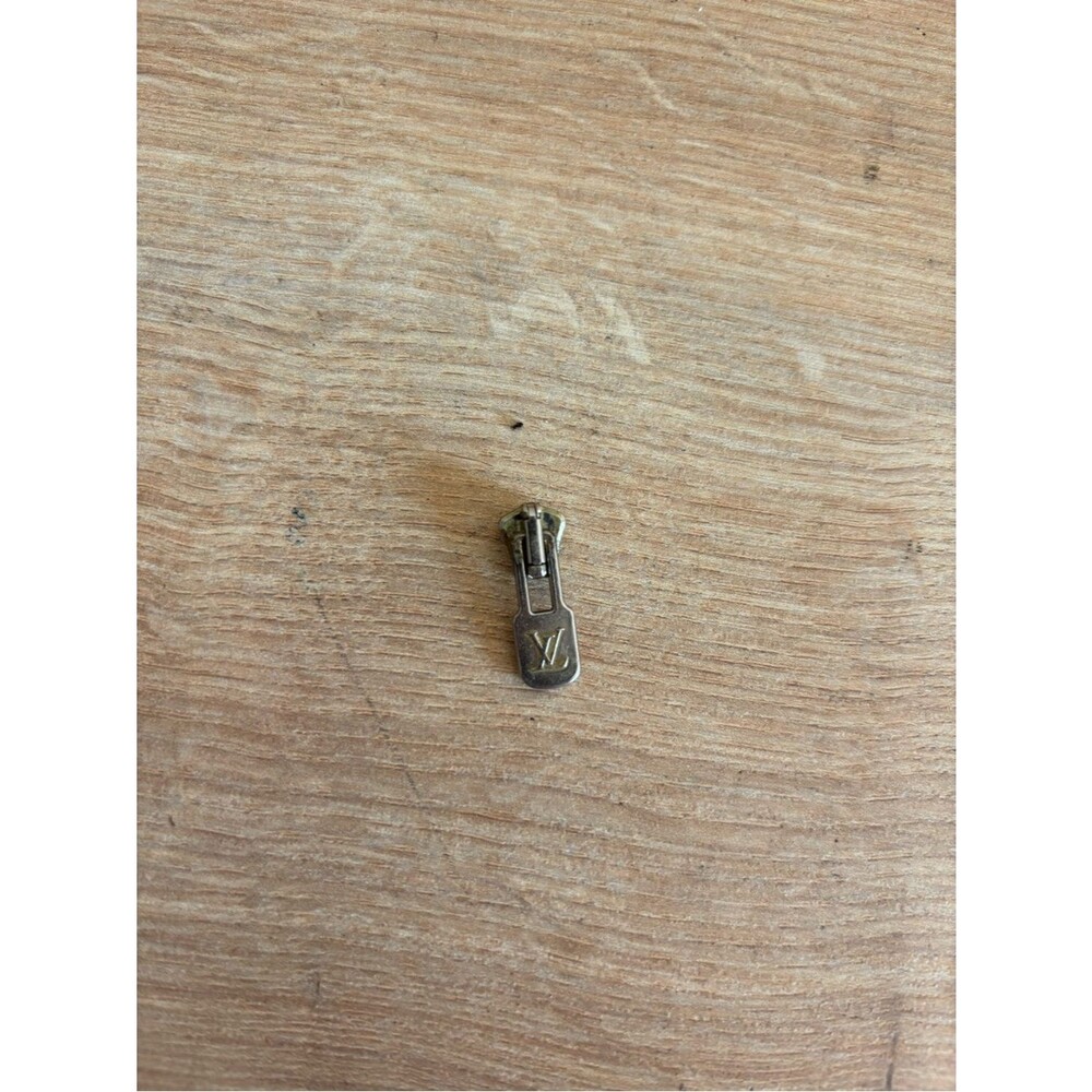 Authentic Louis Vuitton zipper pull